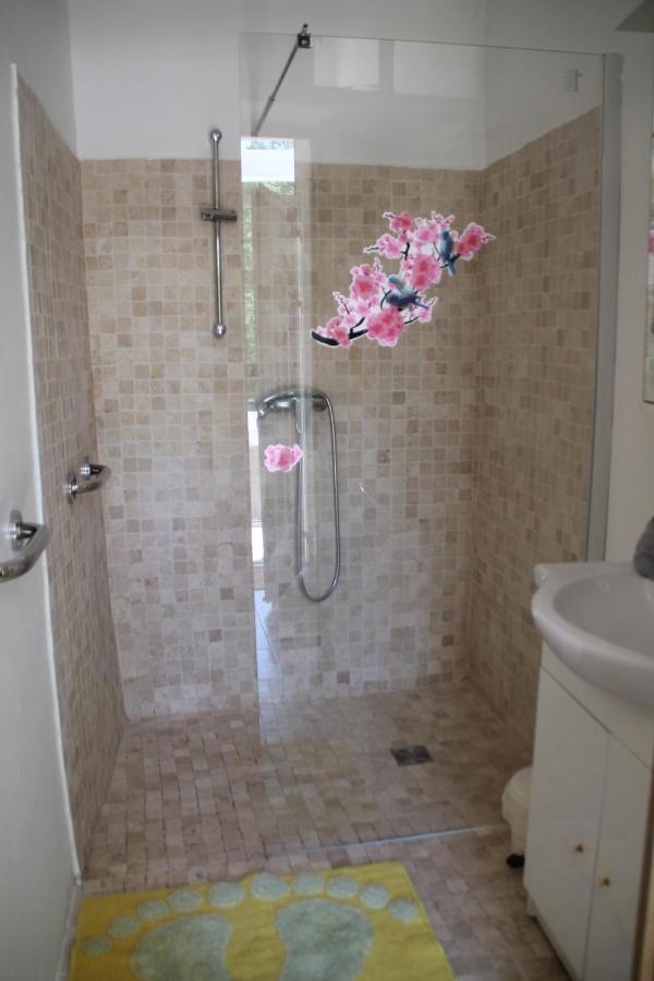 Au Bonheur De Lili Apartment ฟงแต็น-เดอ-โวคลูซ ภายนอก รูปภาพ